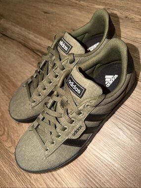 adidas Neo Daily 3.0 Shoes 'Olive Green Core Black' (HP6029), size 8 NEW NO TAGS
